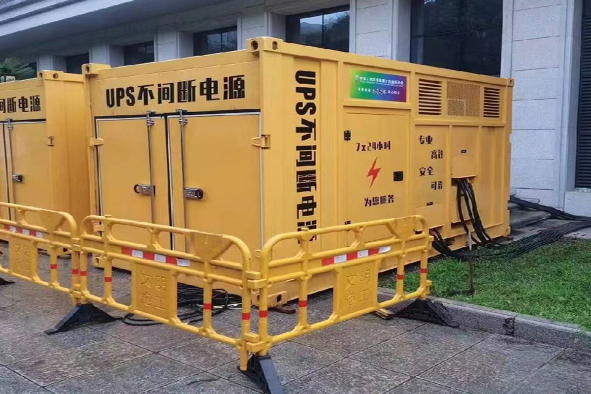 荣昌发电机租赁施工现场